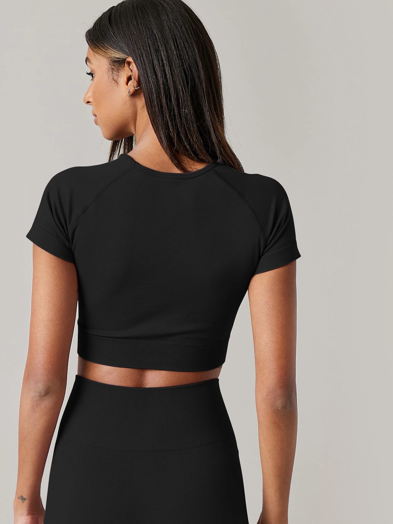 Women's Seamless Yoga Top – Short Sleeve Fitness & Active Wear Shirt