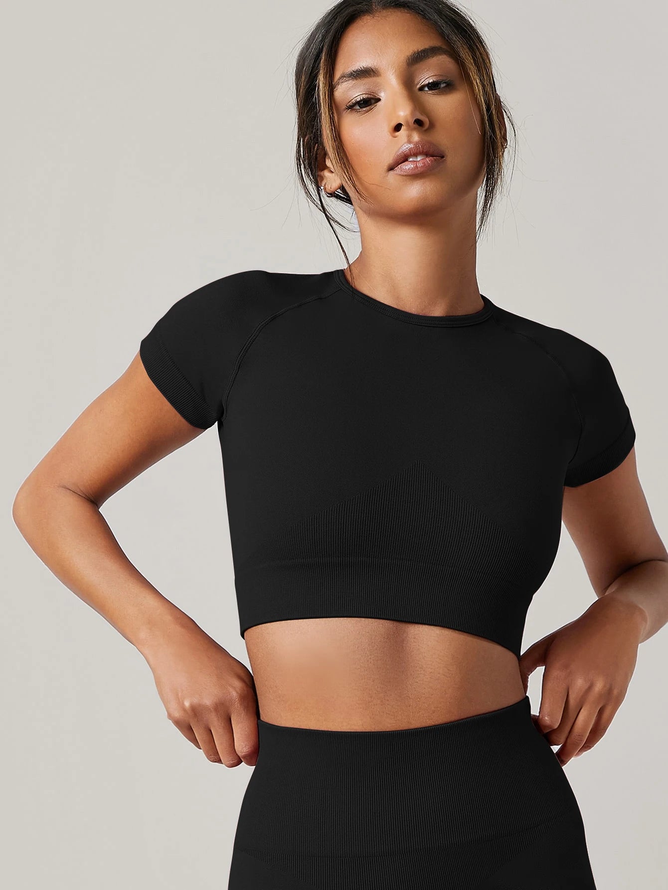 Women's Seamless Yoga Top – Short Sleeve Fitness & Active Wear Shirt