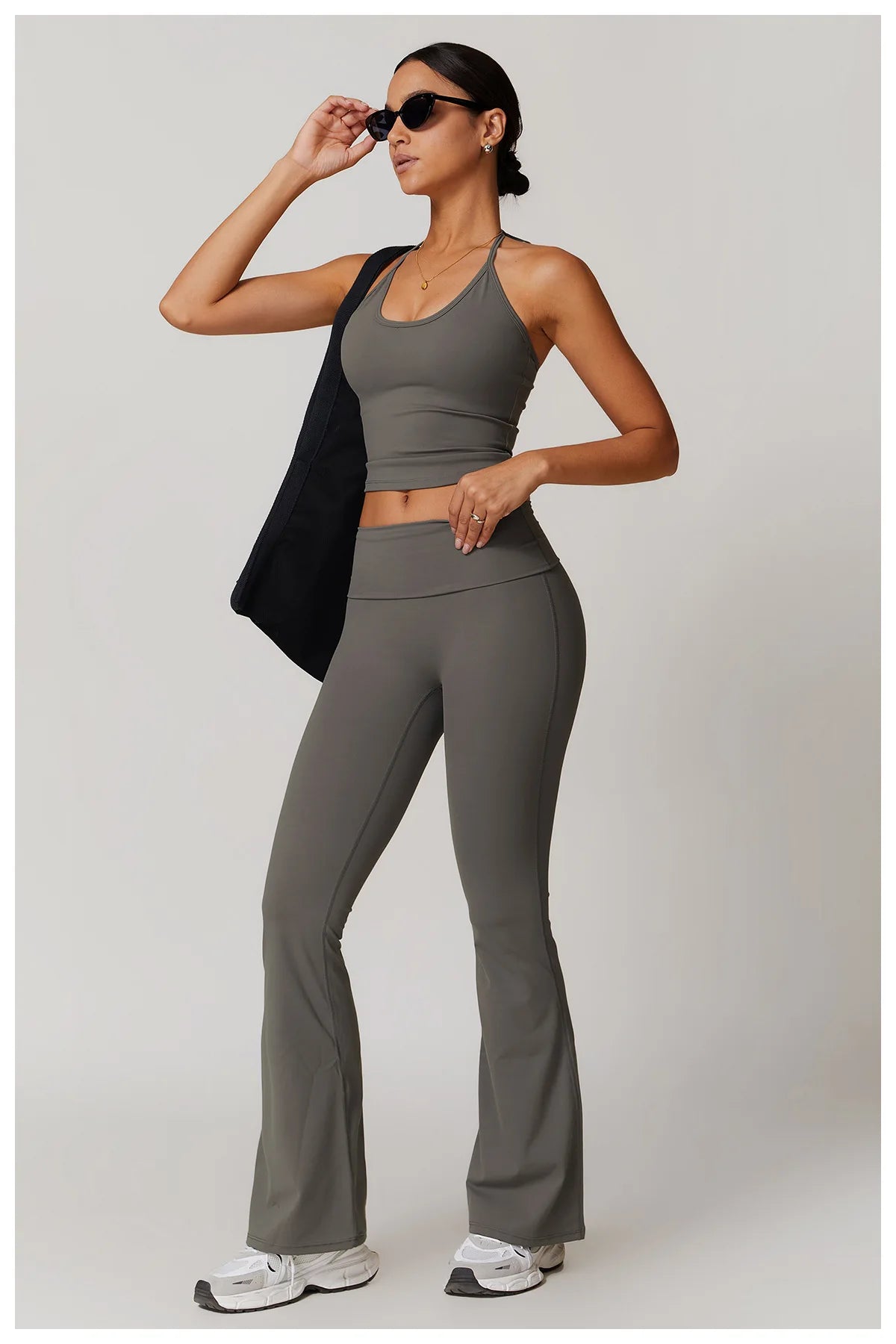 2-Piece Women's Yoga Set – Flared Trousers & Sports Bra Crop Top